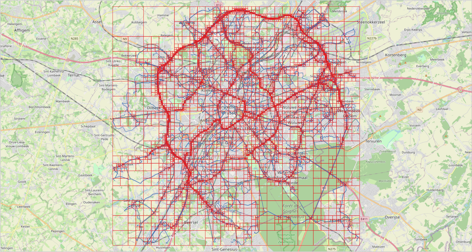 Multiresolution grid on Brussels data obtained using the BerlinMOD generator. Each cell contains at most 10,000 (left) and 1,000 (right) instants across the entire simulation period (four days in this case). On the left, we can see the high density of the traffic in the ring around Brussels, while on the right we can see other main axes in the city.